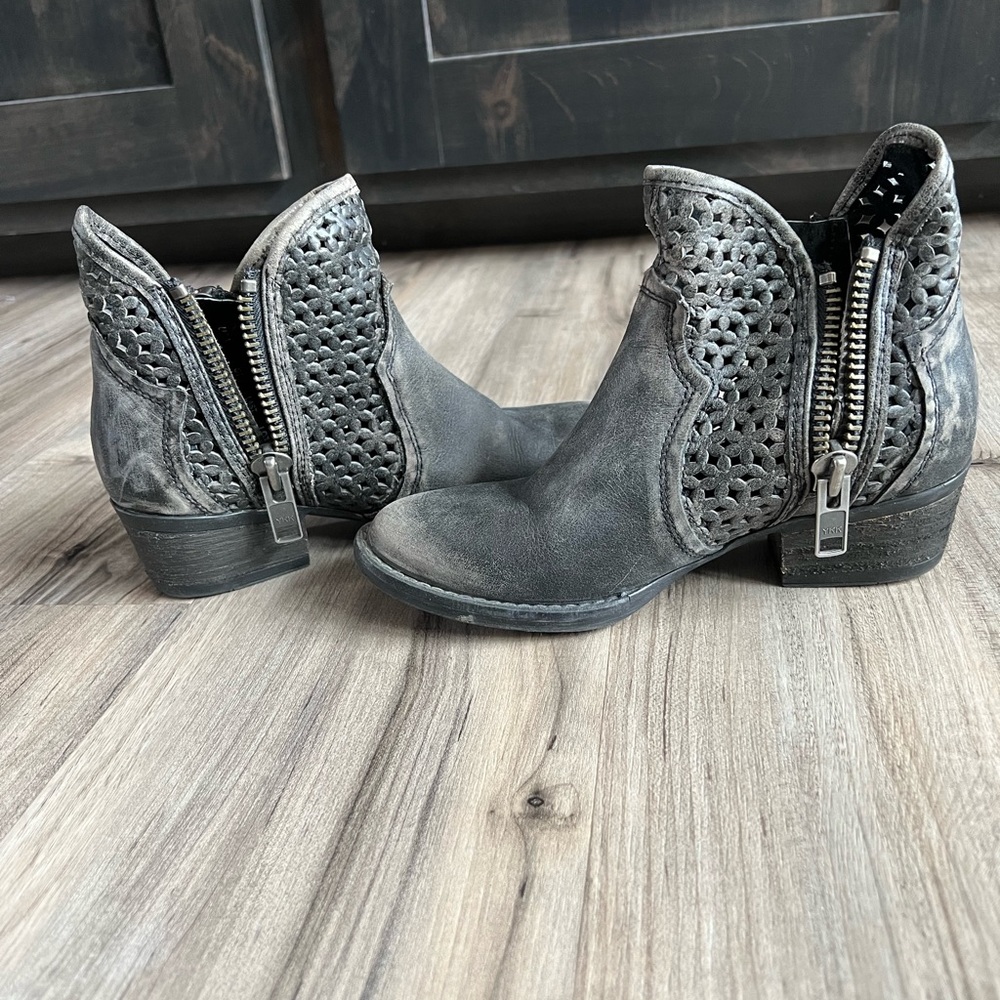 Ankel bootie